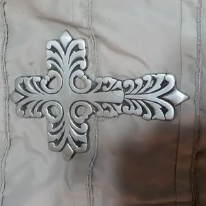 Metal cross